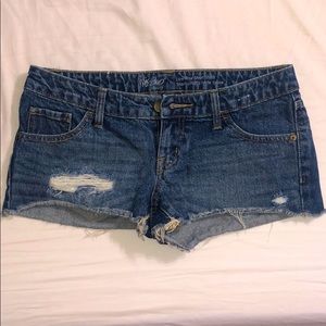 Cut off jean shorts
